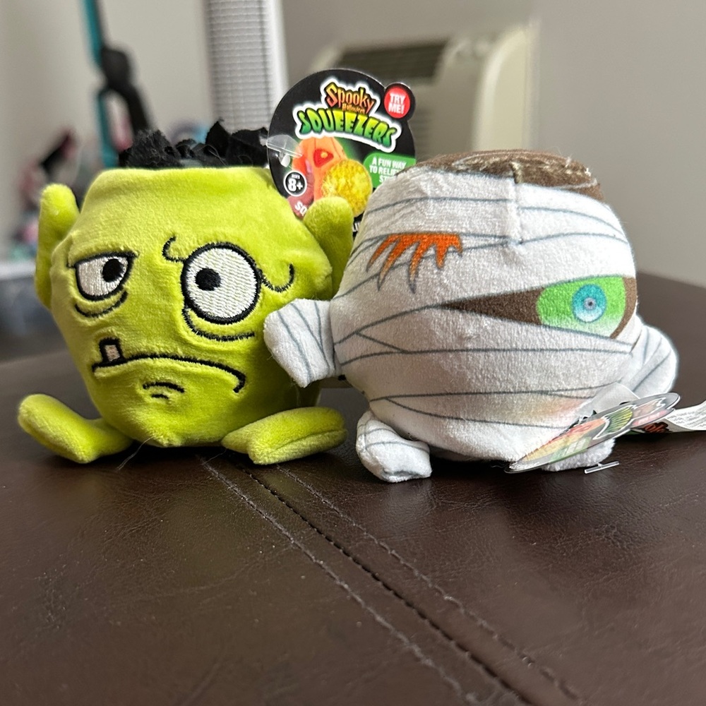 Spooky Squezzers squeezable plus stress balls, Set includes 2